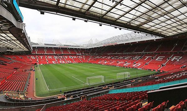 Bên trong Old Trafford - Không khí cuồng nhiệt